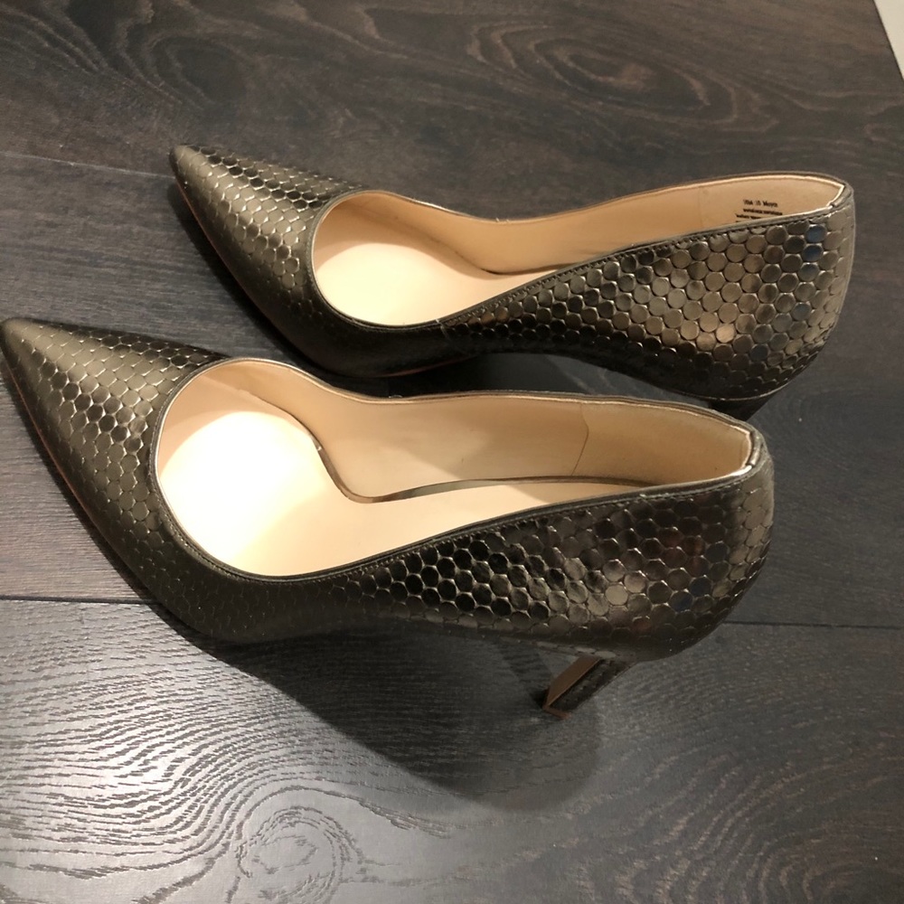 Brand new Nine West Metallic heels